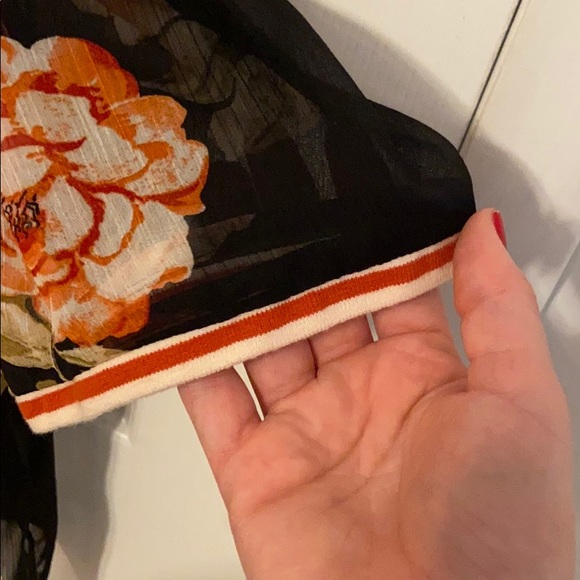 Sheer Floral Top - Picture 4 of 4